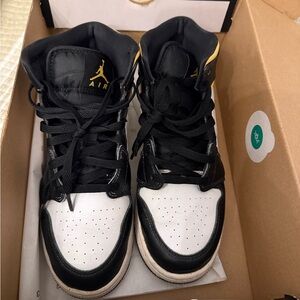 Nike Black and White Air Jordan’s high top